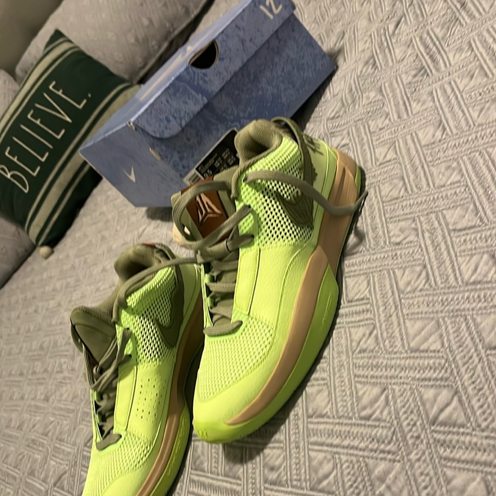 Nike ja morant, tennis